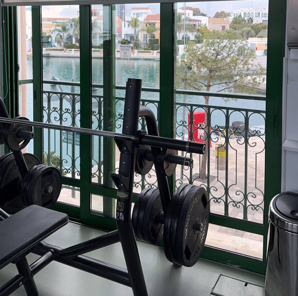 GOOD MORNING FAMILY! 🌞 

🧳set up your bookie, and let’s get ready for another W day! ☕️

⚠️ YOU CAN'T change your past, but you are creating your future right now ⚡️, and if you were just a poor guy before, absolutely ❗️ EVERY SECOND ❗️you're able to change it, just like me👑