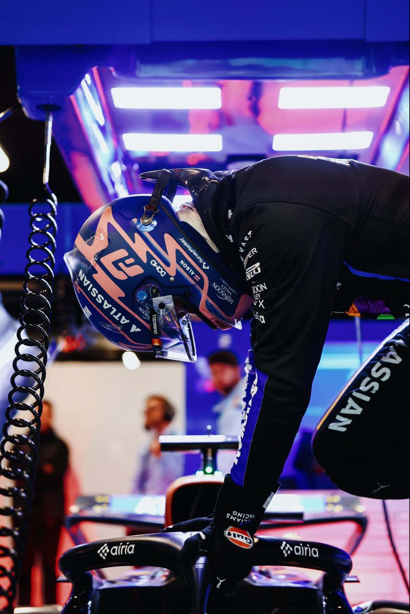 alex_albon's tweet image. Positive &amp;amp; solid start to the weekend. There’s some data to crunch overnight, but looking forward to Quali!✌️