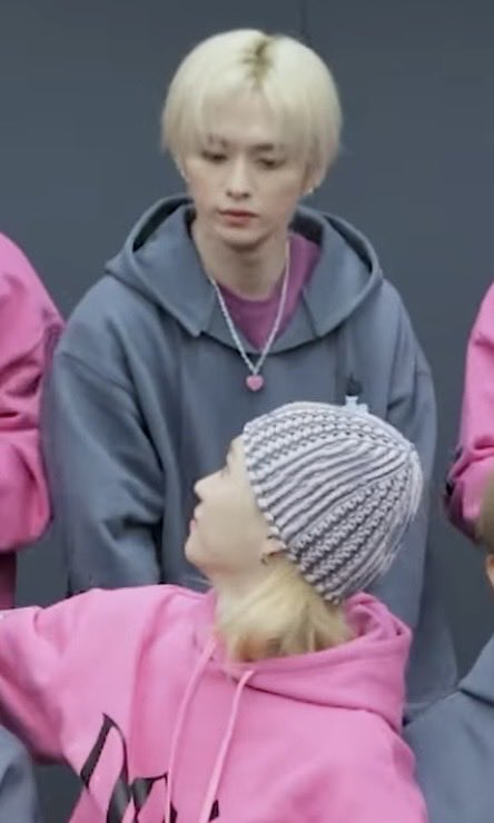 nnbb0kk's tweet image. 기회보다 만튀해놓고 
째려볼 땐 암것도 못하다가 
다시 돌아볼 때 미소짓는 게 ㄹㅇ 꼴림…….