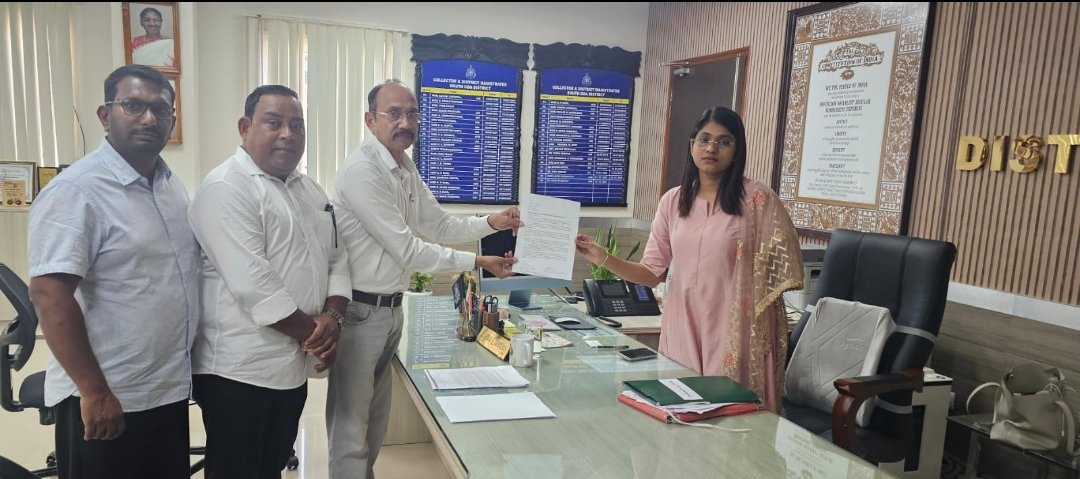 INCSGoa's tweet image. South Goa District President @SavioDsilvaa, OBC Minority Chairman (GPCC) and Cortalim Block President Peter D’Souza visited the District Collector to address the difficulties faced by citizens due to the ongoing flyover construction at Dabolim and requested timely action..