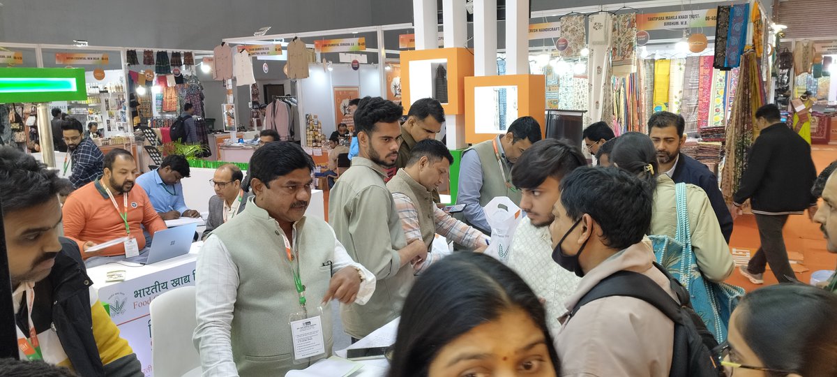 FCI_Delhi's tweet image. 📍 At Bharat Mandapam, Hall 6 – #IITF2025, FCI’s commitment to accessible, quality foodgrains is drawing massive public interest.

🌾 Visitors have already purchased over 2600 kg of rice within a week—celebrating affordability, trust, and unity across States.
#FCI 
#FoodSecurity