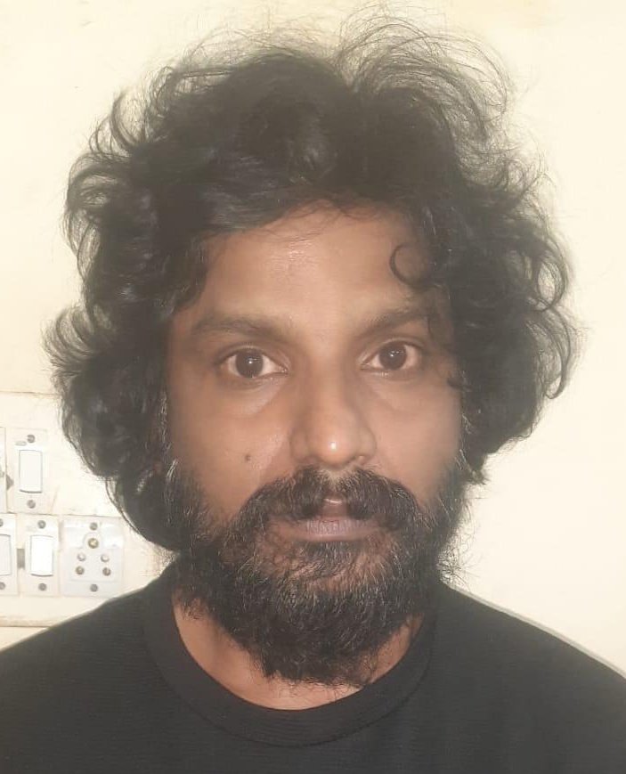 Crime_Selvaraj's tweet image. Thirumangalam police detained  Sharbuddin, Hari Prasad and Sai, both are employed in the AIADMK political strategic firm, PSybe Labs Private Ltd, in connection with the drug racket.