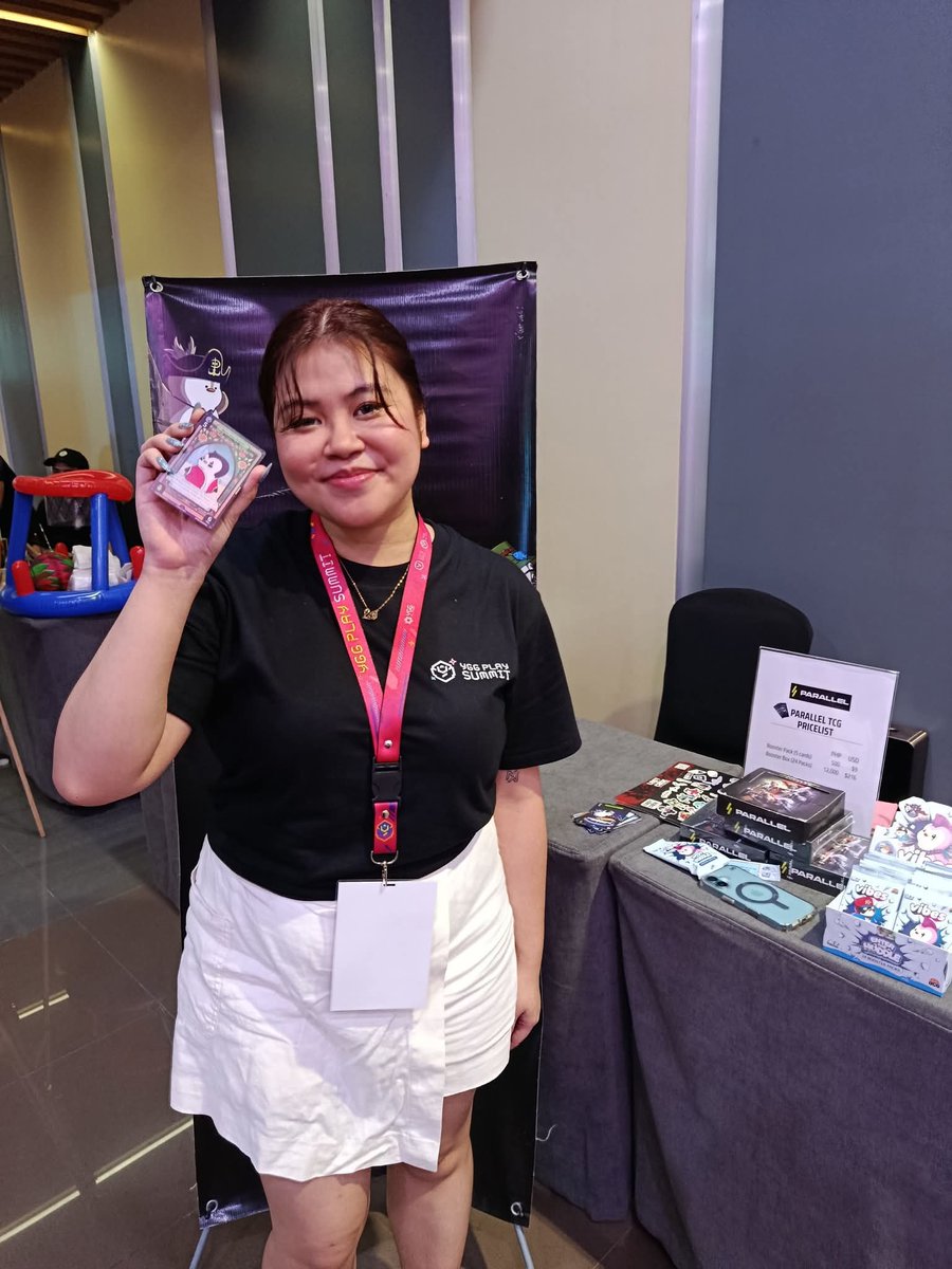 LootStackPH's tweet image. So lucky! She pulled a Mega Penguin foil!