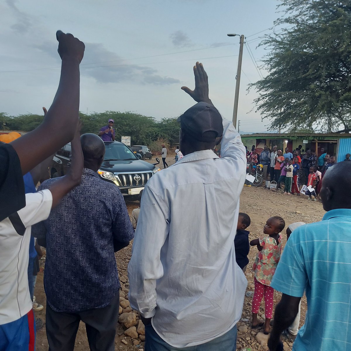 📍Marigat Inn,Marigat 

Beautiful town,amazing people,yet very neglected interms of basic city  infrastructures as Piped water,Consistent hospital services, Permanent market structures, Sports fields e.t.c ..This must change, #MwanzoMpyaBaringo is our new reality. TUNAWEZA.