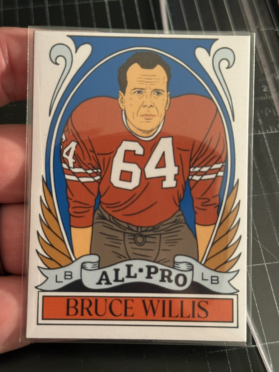 itzAkustom's tweet image. Bruce Willis imagined as a linebacker.