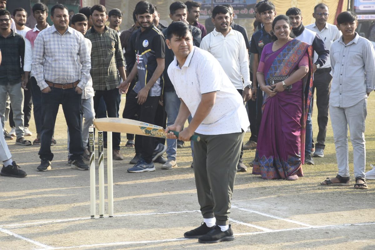 infobanaskantha's tweet image. ડીસા ખાતે મંત્રીશ્રી પ્રવીણભાઈ માળીએ ક્રિકેટ ટુર્નામેન્ટનો કરાવ્યો પ્રારંભ

@CMOGuj @InfoGujarat @CollectorBK