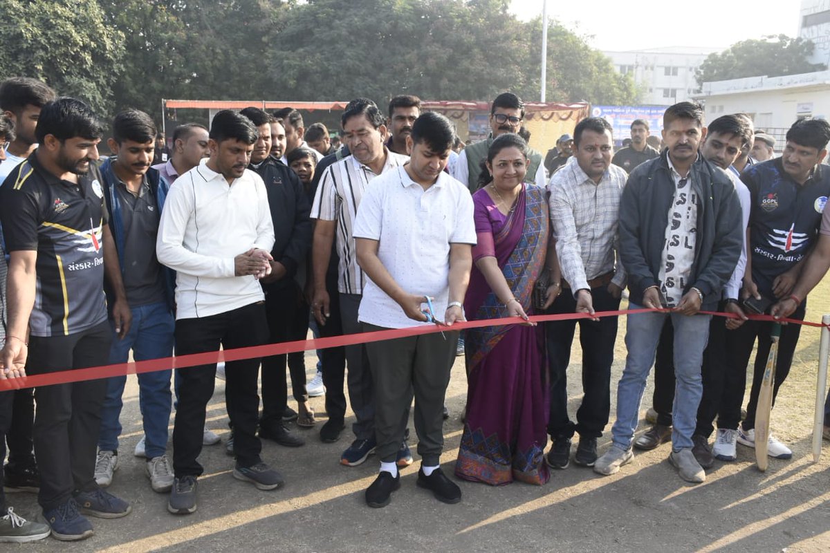 infobanaskantha's tweet image. ડીસા ખાતે મંત્રીશ્રી પ્રવીણભાઈ માળીએ ક્રિકેટ ટુર્નામેન્ટનો કરાવ્યો પ્રારંભ

@CMOGuj @InfoGujarat @CollectorBK
