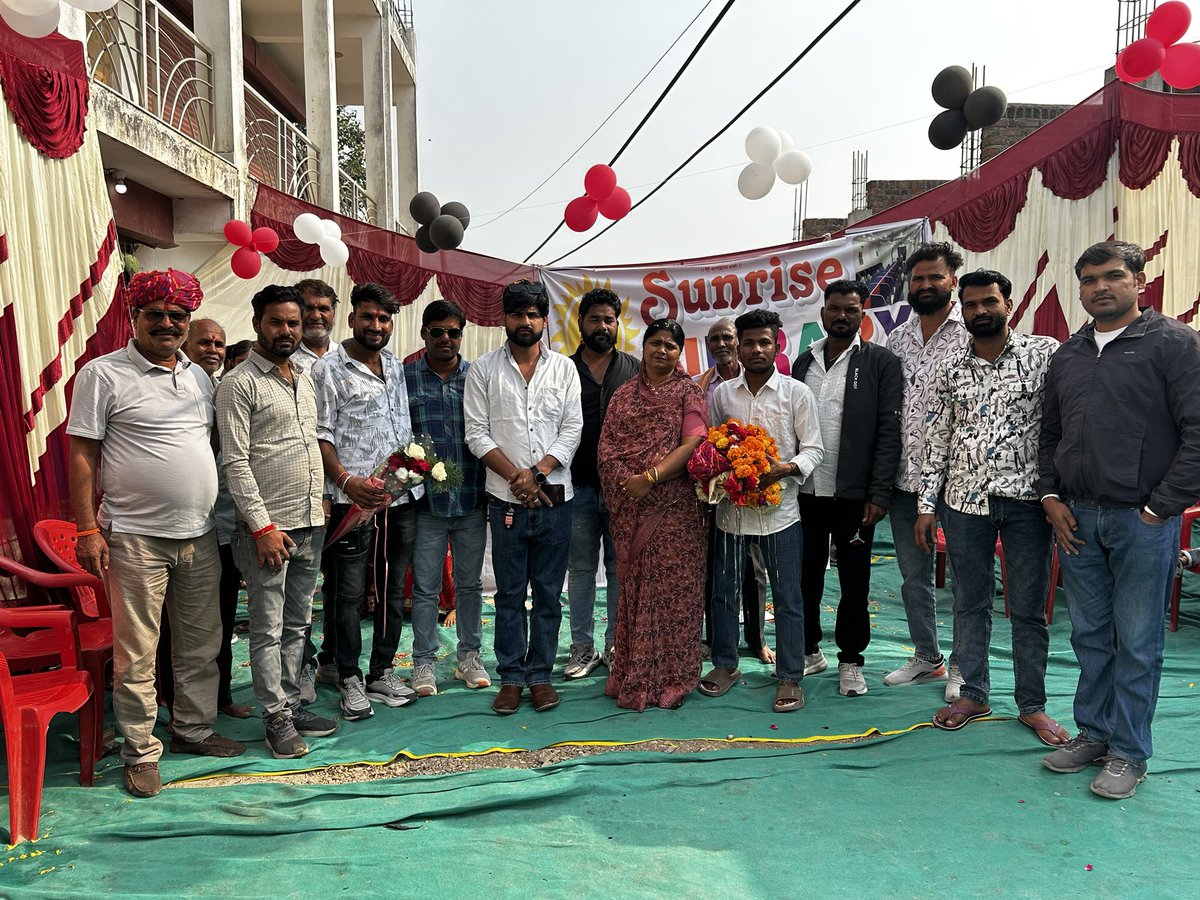 आज खातोली इटावा में दोलत नागर जी के नव प्रतिष्ठान सनराइज लाइब्रेरी का उद्घाटन किया एवं नए प्रतिष्ठान के शुभारंभ की शुभकामनाएं प्रेषित कर उनके उज्वल भविष्य की कामना करती हूँ ।