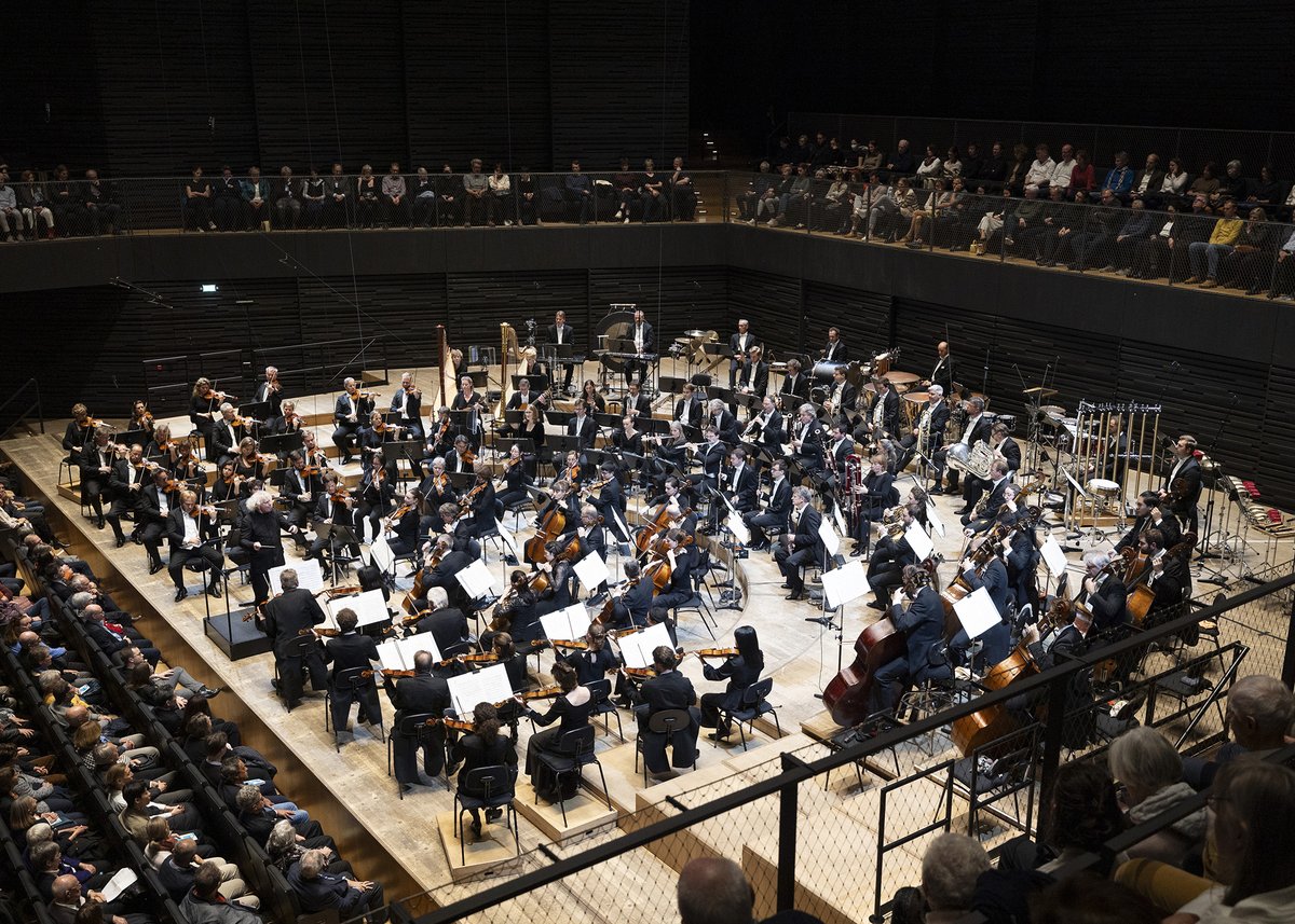 🎼Demà teniu una gran cita internacionals en el nostre abonament. Torna la Symphonieorchester des Bayerischen Rundfunks, dirigida per Sir Simon Rattle. 📜Amb “Taras Bulba” de Janácek i la monumental Setena de Bruckner. 📅Dissabte, 22⌚19.00🏛️Sala Iturbi.🔗bit.ly/489Kfie
