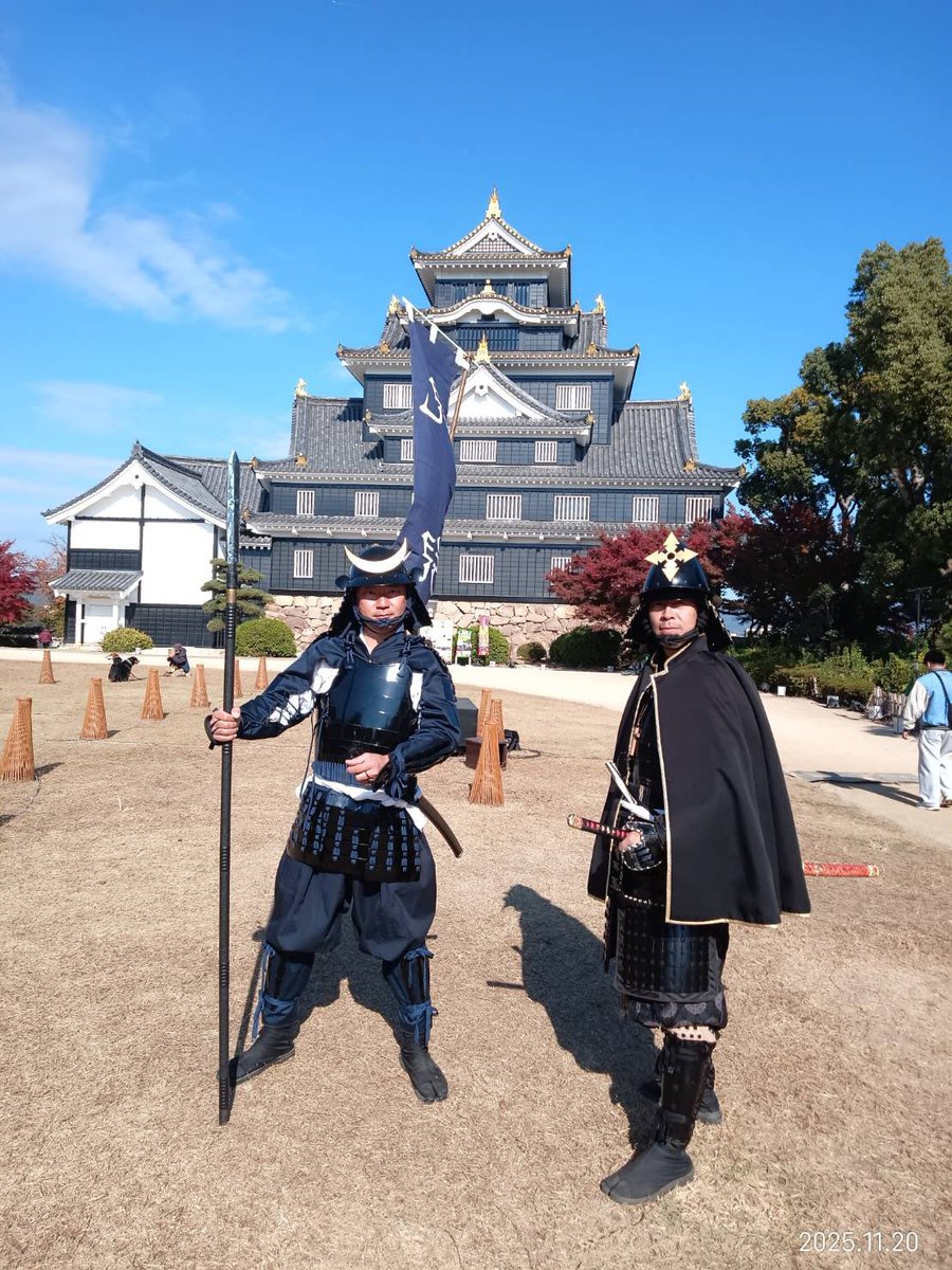 共に出陣した足軽殿❗️
その手には槍が🤩
某も欲しいが、太刀に火縄銃にと武器が多すぎるてまさに手に余るかも知れぬのう😑

#岡山おもてなし武将隊
#明石全登