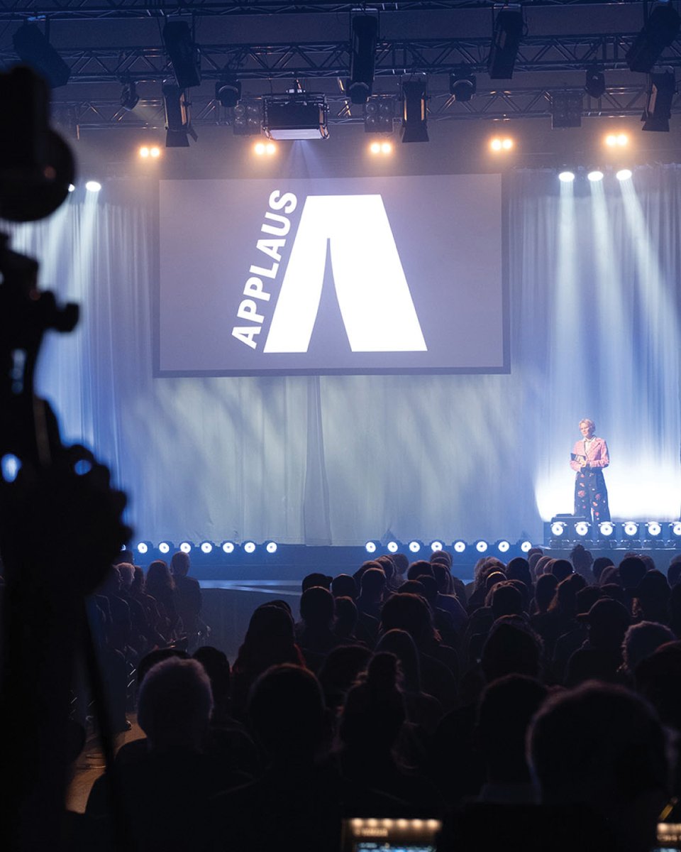 MS Stubnitz tweet media