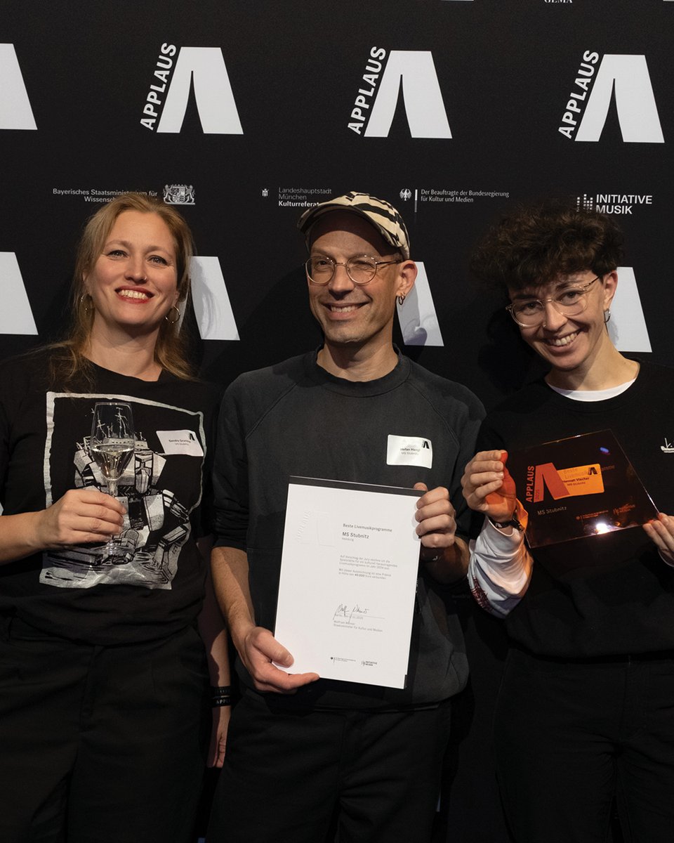 MS Stubnitz tweet media