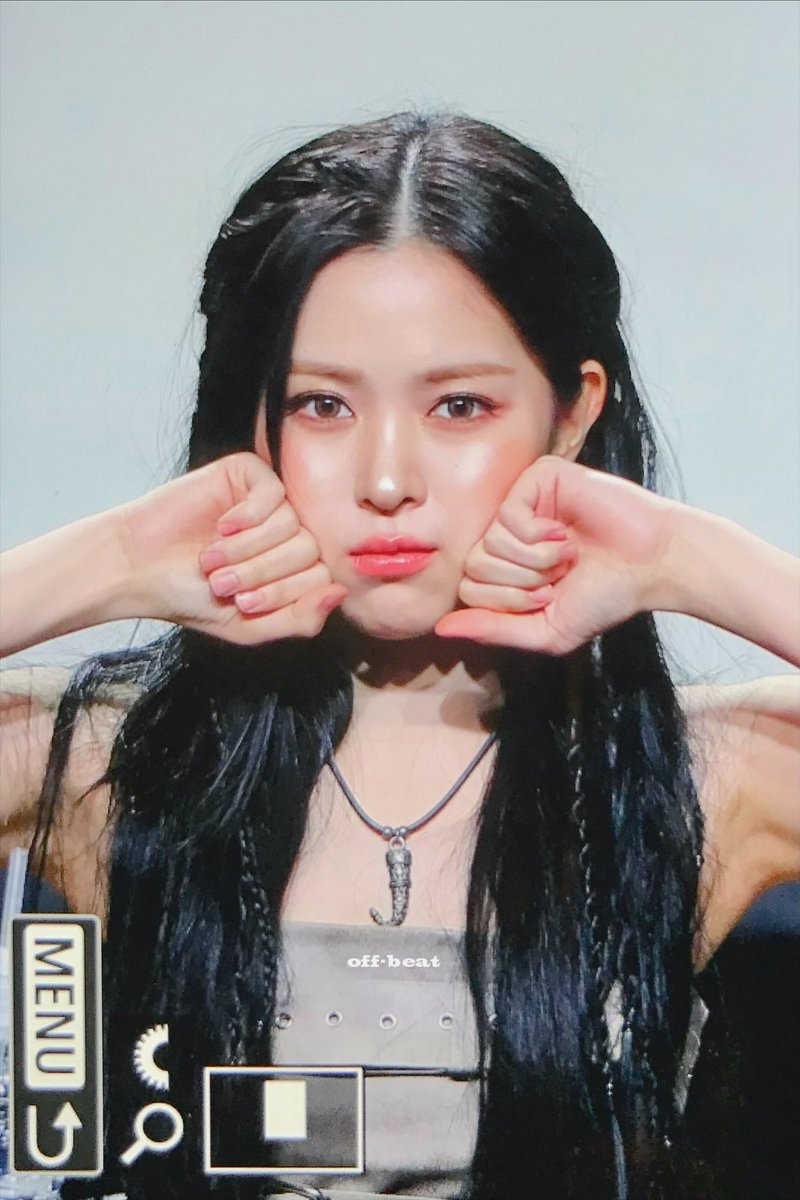 251121 🥟 #ITZY #있지 #RYUJIN #류진 <a href="/ITZYofficial/">ITZY</a>