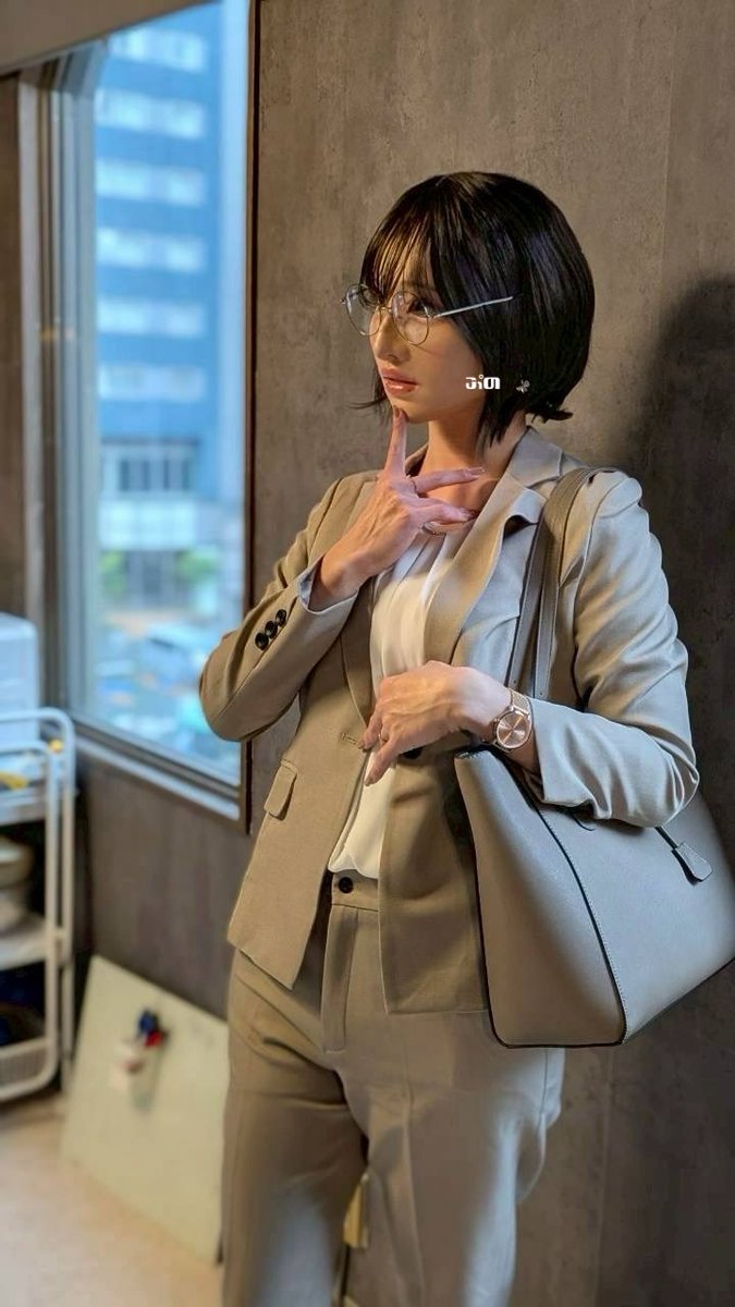 三連休前の17時頃に取引先からのお怒りのお電話により残業確定してはにゃ？ってなる顔。