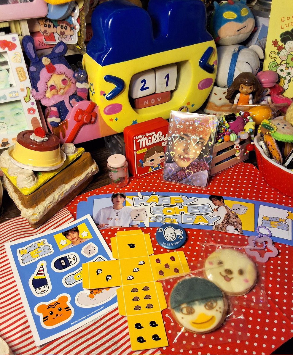 riizingpurinz's tweet photo. happy yoee day! 🌟💂‍♀️

thank you so much @LEESOHEEPH @aentonini @aelovebot_ for these cute yoee stuffs 💕🍊

#소희생일_뿌팅해줘_얼른 
#so_love_hee_day 
#BackTo252 https://t.co/kcsbHCsdfR