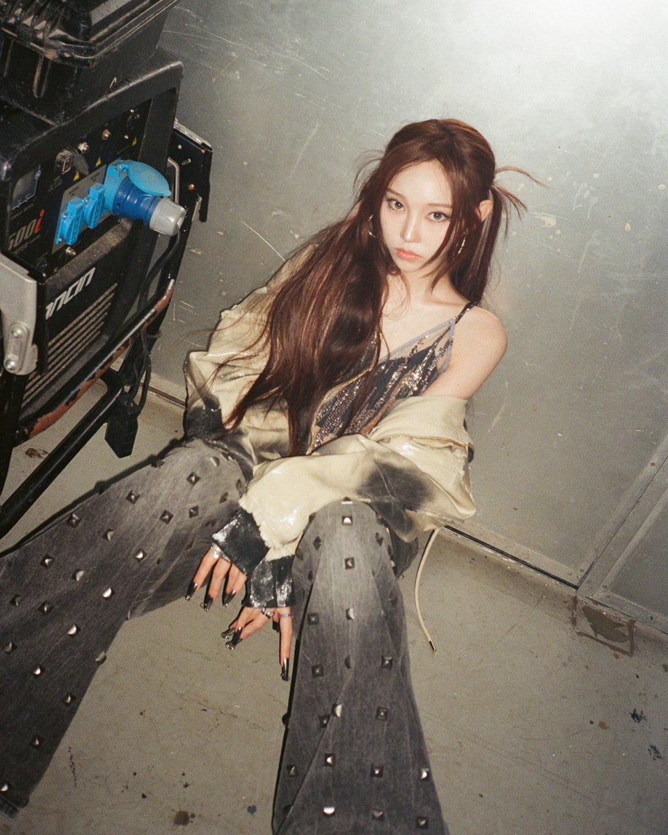 LEE YOUNGSEO GLOBAL tweet media