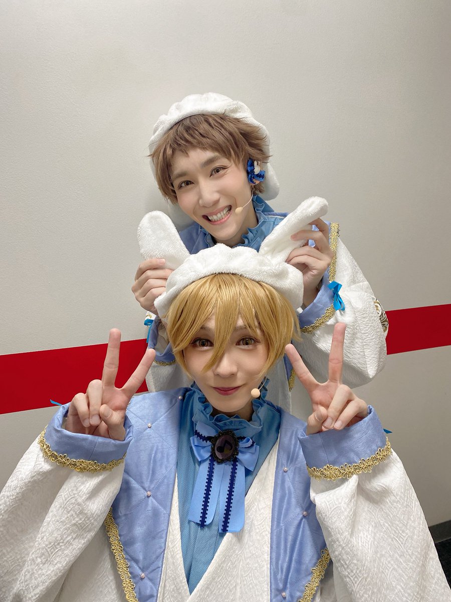 nagato1215's tweet image. 『あんさんぶるスターズ！THE STAGE』
-Blessing Moment-
兵庫公演7日目終了しました！
本日もご来場頂きありがとうございました✨

友ちゃん友ちゃん！！！
ぴょんぴょん🐰

#あんステ