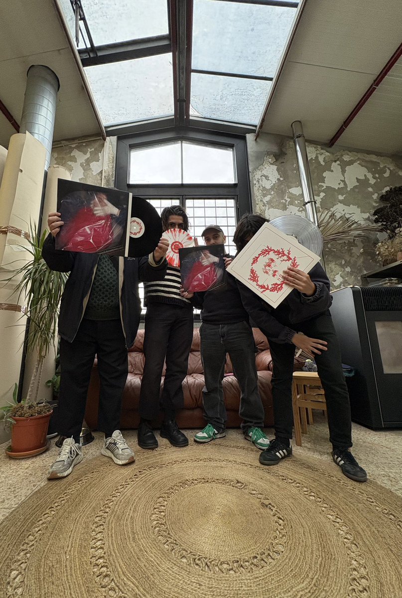 hetta____'s tweet image. Acetate" OUT NOW. Here, there and everywhere. Thanks for sticking around.