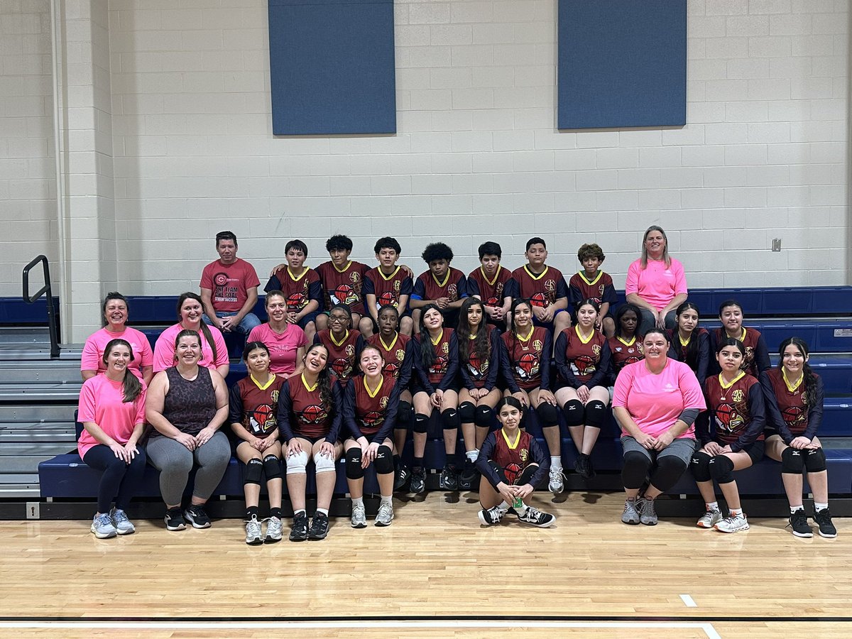 DeanYoder3's tweet image. Last night’s Pearson Staff vs. Pearson Volleyball Club game was a blast!
Age and experience proved to be just a little too much for our students 😆
Great energy, great crowd, great fun all around!

@CobbSchools @PearsonMiddle