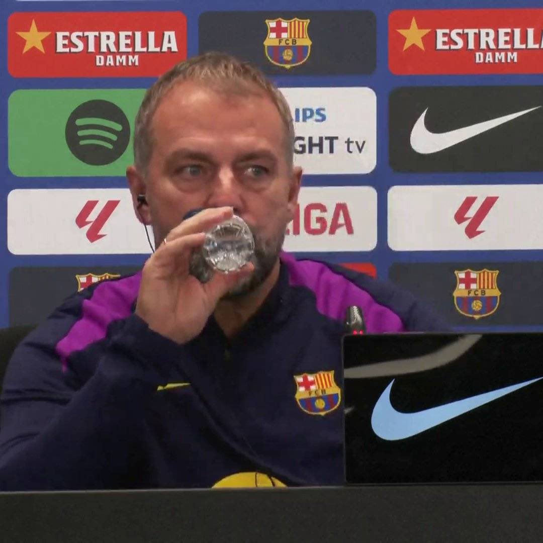 FabrizioRomano's tweet image. 🚨 Hansi Flick on Messi’s return to Barça: “Messi is the best player of the last ten years, if not more - I&apos;ve always enjoyed watching him play”.

“His contract ends in 2028, and my contract ends in 2027 so his coaching doesn&apos;t depend on me”.