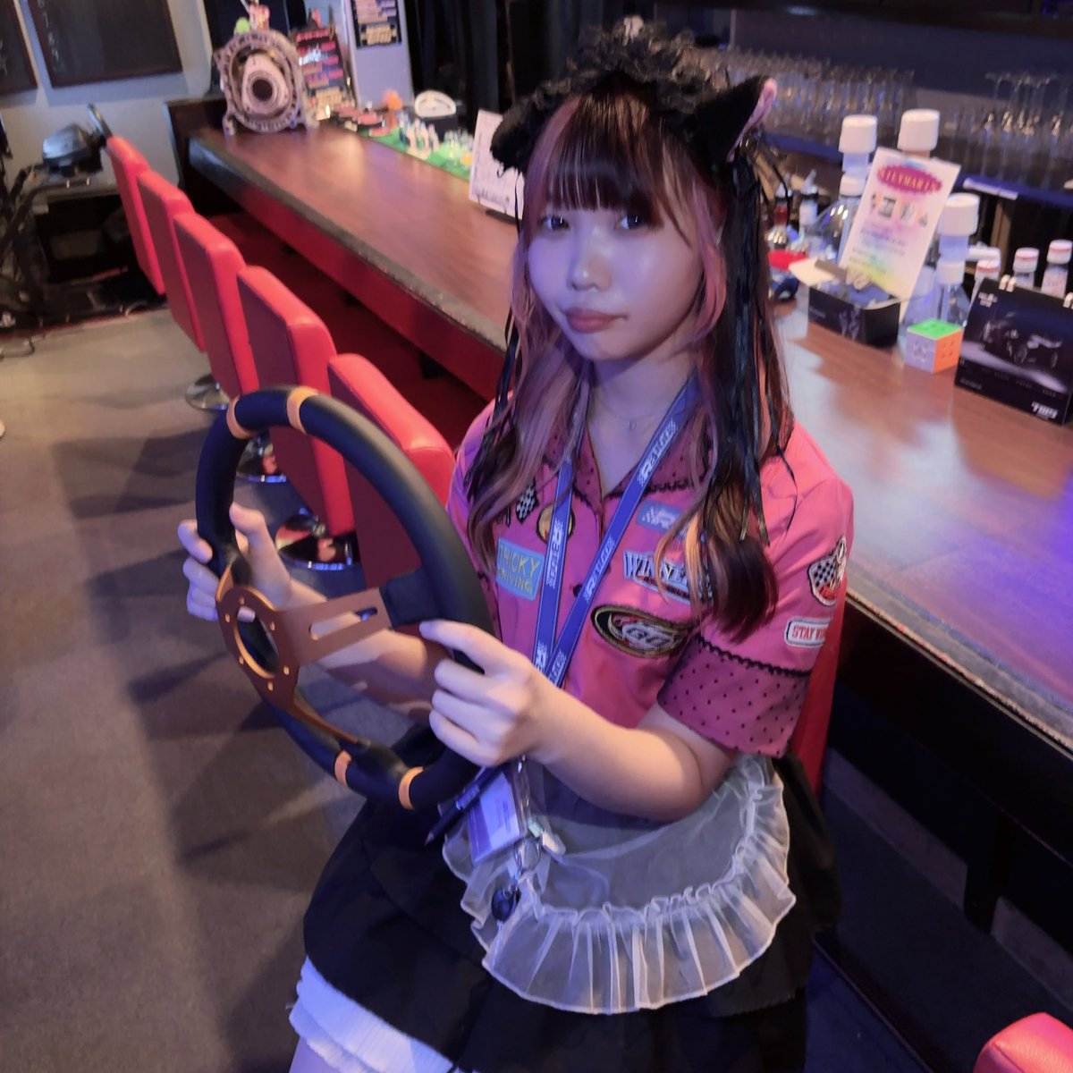 RB160_mimii's tweet image. ステアリング握りながら、ドライバーさんのピットイン待機中です🛞✨
店内あったかいので、帰り道や出かけ前に寄り道していってね〜！🫶

#コンカフェ #関内 #RB160 #車好き