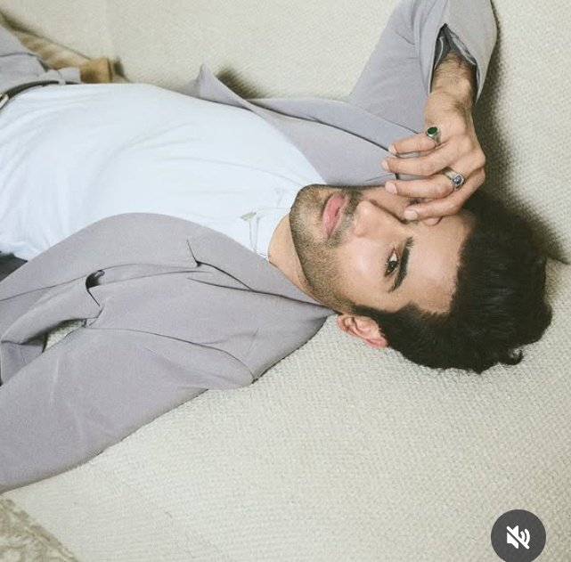 Sukoon_Auraap's tweet image. Urff Doora ke ishare &amp;amp;
#kryan here  Innka future jo bhi ho hai.... But I'm still here &amp;amp; atleast she accpect that She was in a friendship non like other trendy Jodi who 
Strictly ignore friendship 

Proud that I like #kryan who did not agree yet not disappointed or disagree