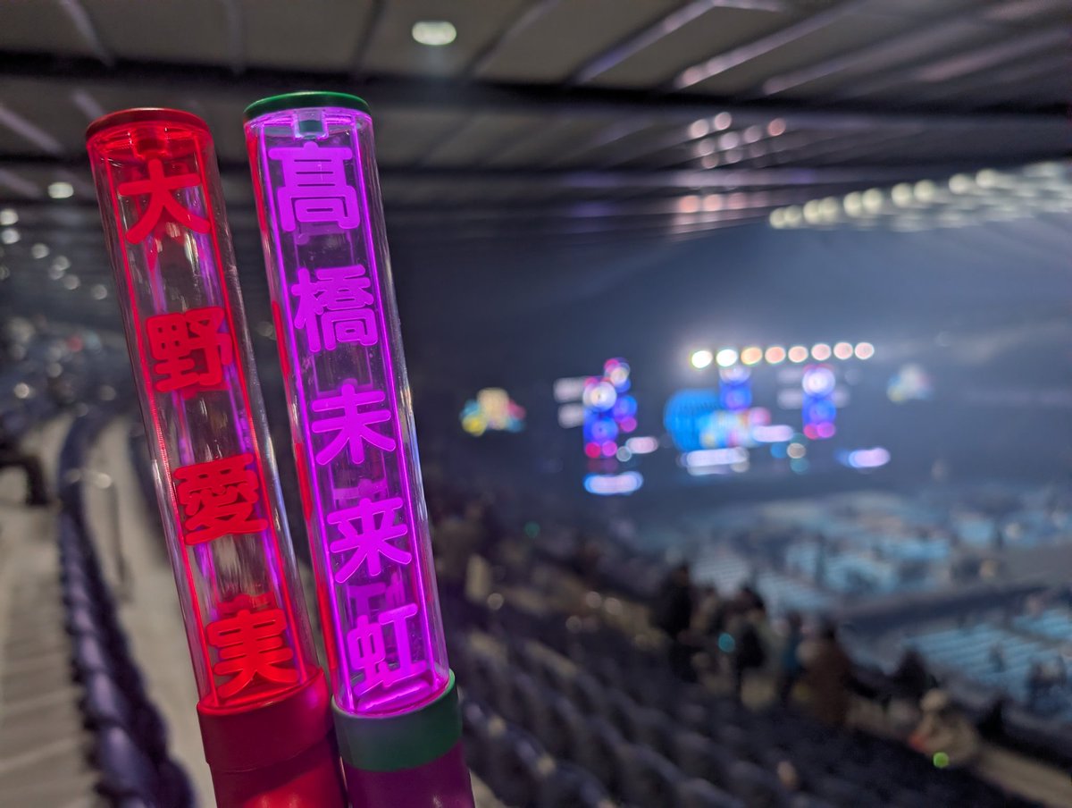 Ryo_Container's tweet photo. ついに千秋楽を迎え、今年の全国ツアーも終了！
8公演目でもやっぱりLIVEは飽きないし、楽しい！！
キャプにん含めメンバー、スタッフ、おひさまの全員にありがとうとお疲れ様！！
これからの日向坂に期待を込めて、来年も追いかけます！🫡
#MONSTERGROOVE2025
#日向坂46ツアー_東京day3 https://t.co/GdwqbEvdlQ