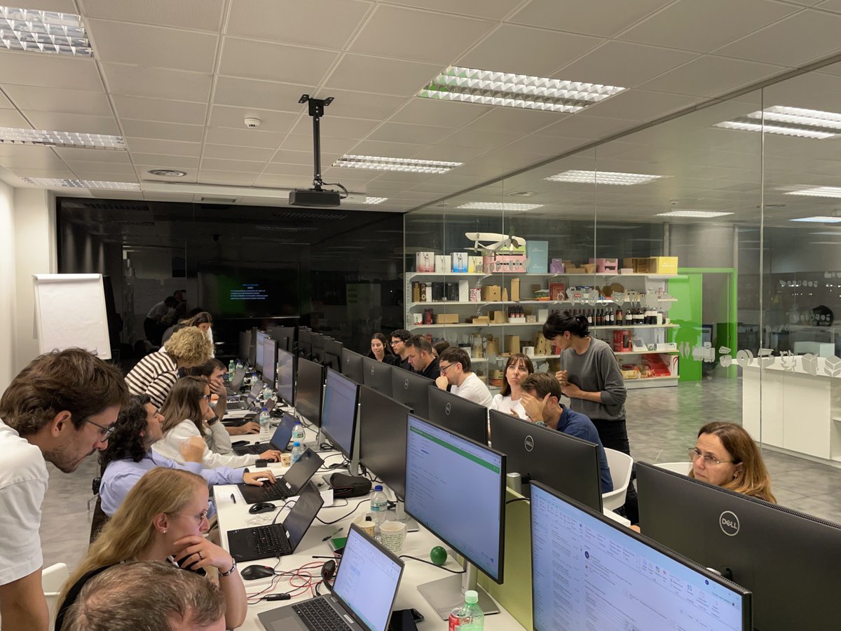 SaicaGroup_es's tweet image. 🚀¡Éxito completo y gran labor de equipo en #GrupoSaica! Hemos implantado Workday en Portugal, Irlanda, Italia, Países Bajos, Luxemburgo y EEUU 💻🤝 Gracias a los equipos de People, Sistemas y partners por hacerlo posible.