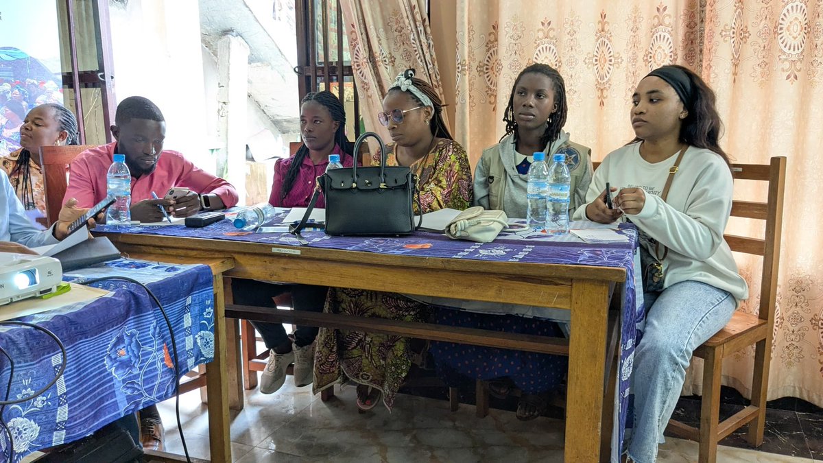 womanpowerdrc's tweet photo. Réunion d’harmonisation et de planification des activités des 16 jours d’activisme dans les écoles, tenue au bureau d’@AudiCongo243.
#16Days #StopVBG #WPDRC #EducationSansViolence https://t.co/wRonnoVkqH