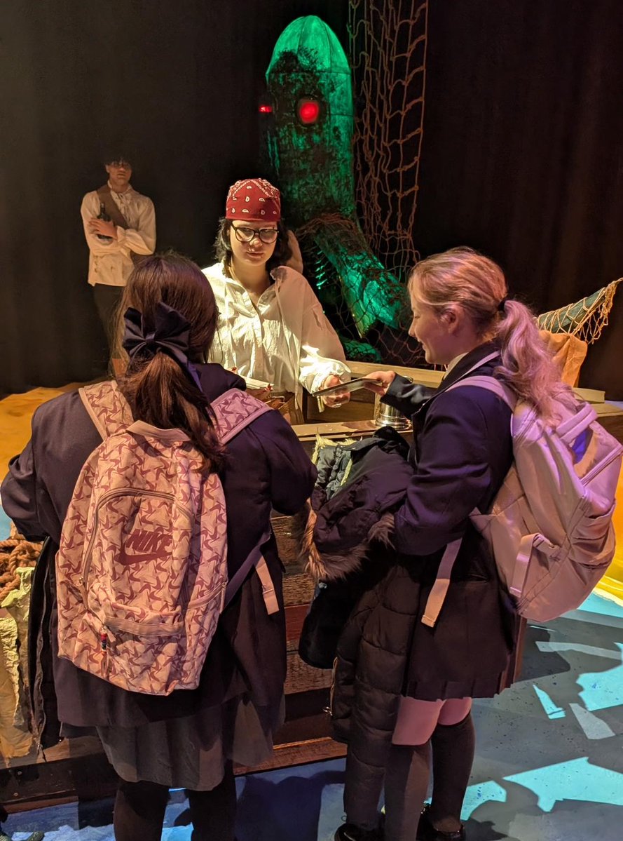 padgateacademy's tweet image. Brilliant trip to Liverpool with our Year 10s! 🚆💫
LIPA Sixth Form welcomed us with a tour and an amazing ‘Seaside’ installation — pirates, puzzles, puppetry and more! 🐙🎭
Proud of our students and grateful to LIPA for hosting. 🙌
#LIPAsixthformcollege #proudtobepadgate