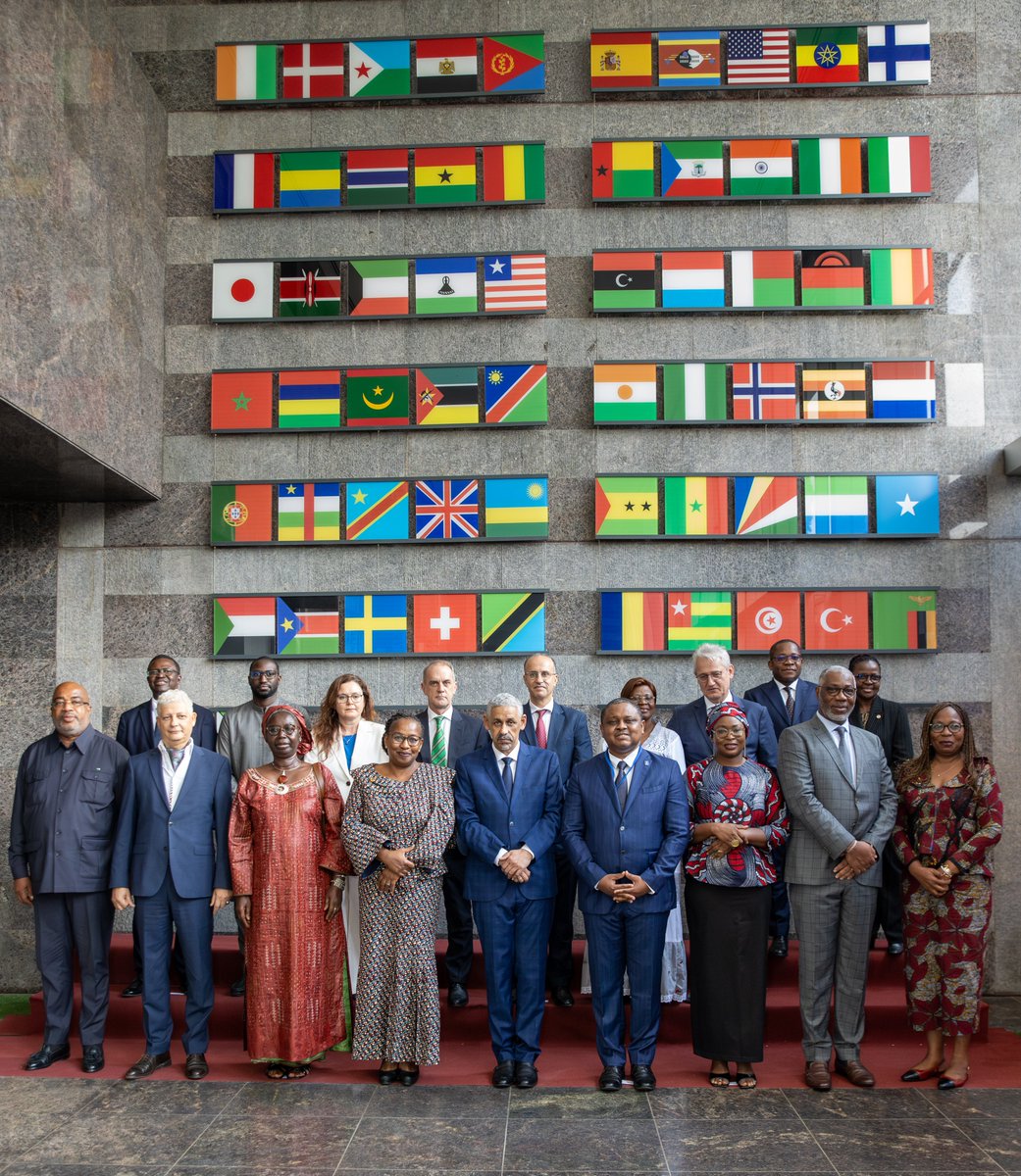 La Coordonnatrice résidente &amp; l’Équipe-Pays ont échangé avec le nouveau président du <a href="/Groupe_AfDB/">Groupe de la Banque africaine de développement</a>, Sidi Ould Tah.

Une ambition commune au terme de l'entretien : renforcer le partenariat ONU-BAD pour accompagner de manière intégrée les priorités de développement de la #CIV 🇨🇮.