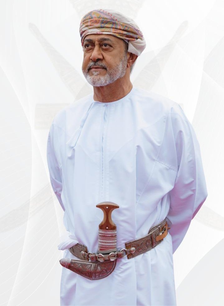 لفتة أبوية تعني لنا الكثير♥️
#السلطان_هيثم_يعزي_ابناءه