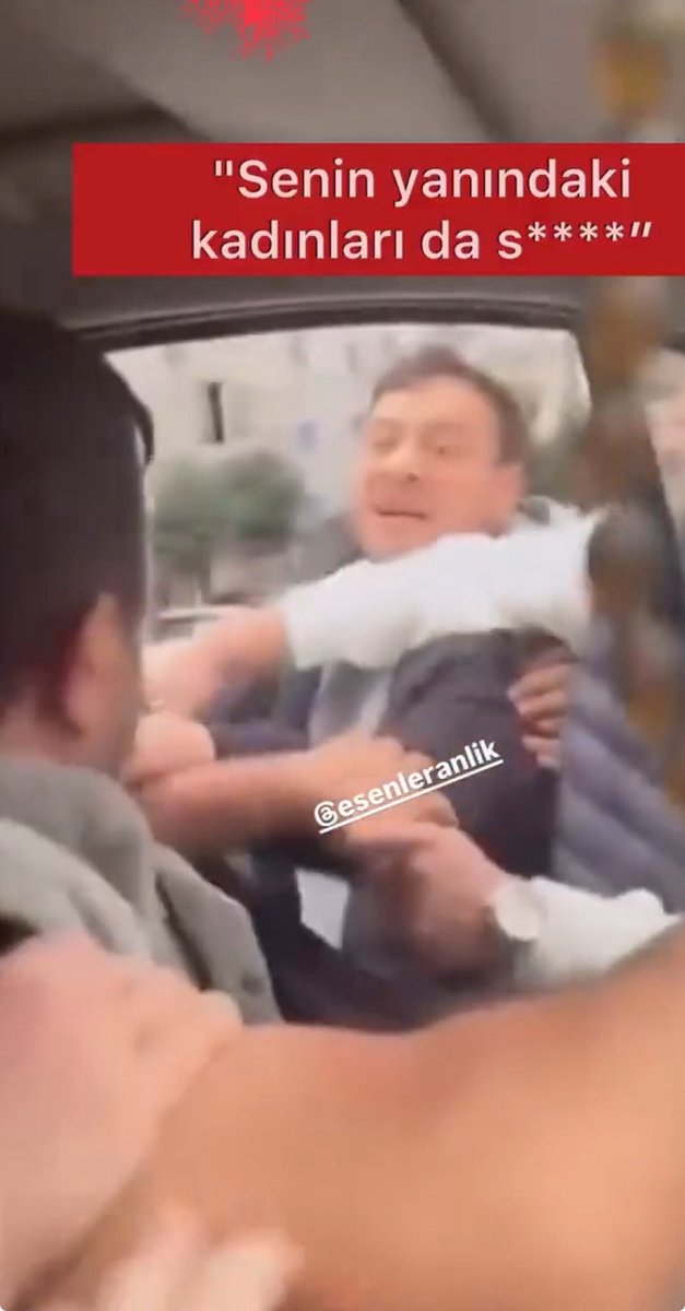 <a href="/1iqinsaniar/">1 IQ İNSANLAR</a> Adamın yüzü şekli şemali belli. 
Adamla kavga ederken yanındaki karısına sövmek hangi kitapta yazıyor. Erkeklik mi bu ? 
Lafa gelince Müslüman bunlar
 <a href="/AliYerlikaya/">Ali Yerlikaya</a> <a href="/TC_icisleri/">T.C. İçişleri Bakanlığı</a> <a href="/EmniyetGM/">Türk Polis Teşkilatı</a> 
Gereğini yapar zaten.