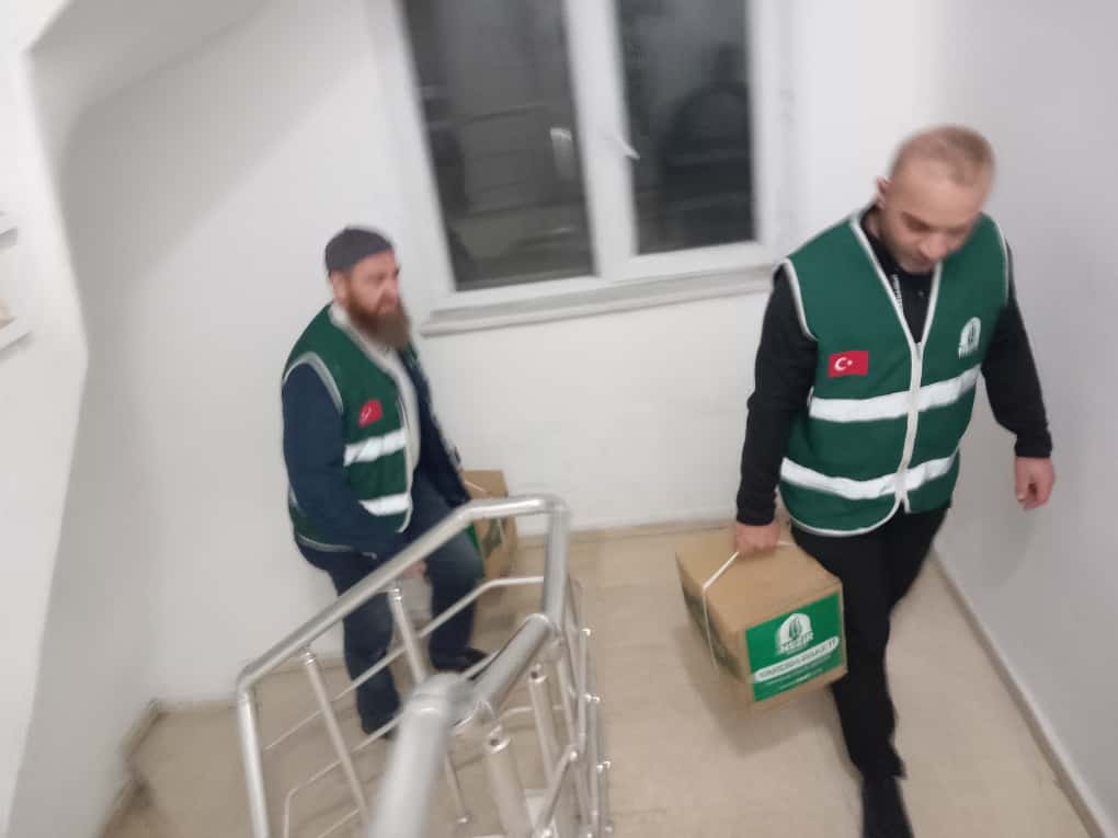"Yardım, bazen sadece 'unutulmadığını bilmek'tir."

📍 Tokat (Turhal), Ankara (Sincan)

📦 Ev eşyası, yakacak ve gıda yardımlarımızı ihtiyaç sahibi ailelere ulaştırdık.

🌐 Online bağış: nezir.org/bagis/genel-ba…

☎ | 💬 0216 420 76 76

#Nezir