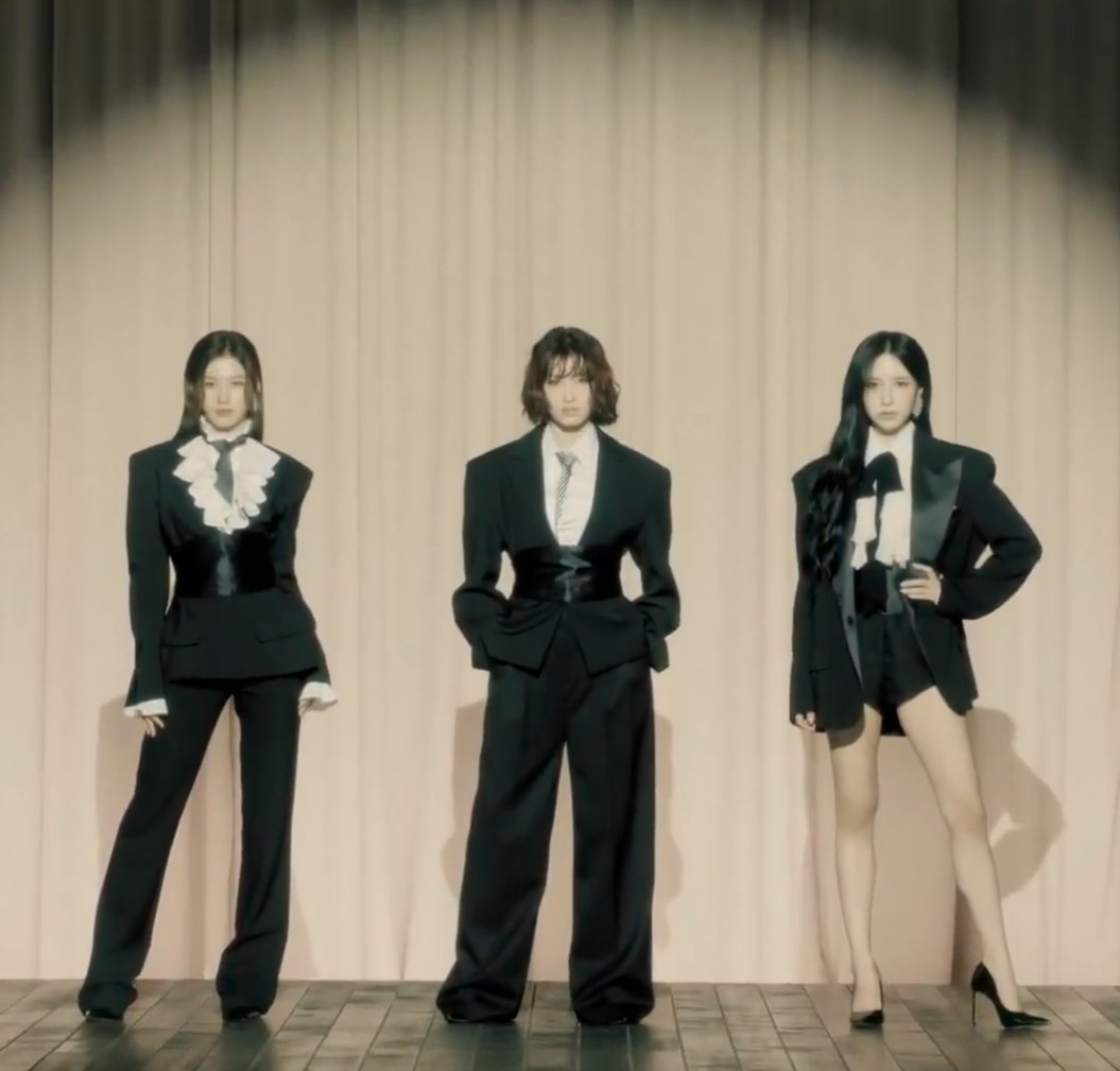 AboutMusicYT's tweet image. TWICE's MISAMO announces their first full album, Play, out February 4th.