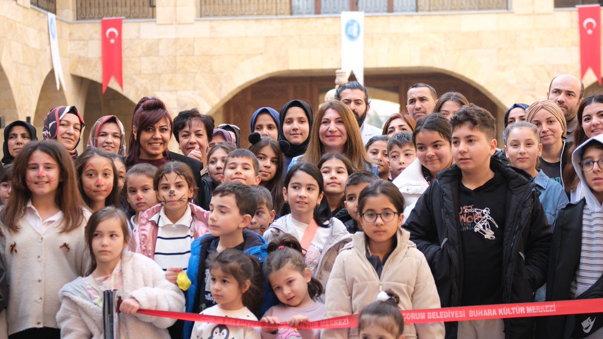 Diyabet hastası çocuklar, Bilim Kafe etkinlikleri kapsamında Çorum Belediyesi ve Hitit Üniversitesince düzenlenen "Geleneksel Şeker Çocuk Şenliği" ile eğlenceli bir gün geçirdi.

✍️ haber.hitit.edu.tr/saglik/seker-g…

#HititÜniversitesi <a href="/ProfAliOzturk/">Ali Osman Öztürk</a> <a href="/erolozvar/">Erol Özvar</a> <a href="/YuksekogretimK/">Yükseköğretim Kurulu</a>