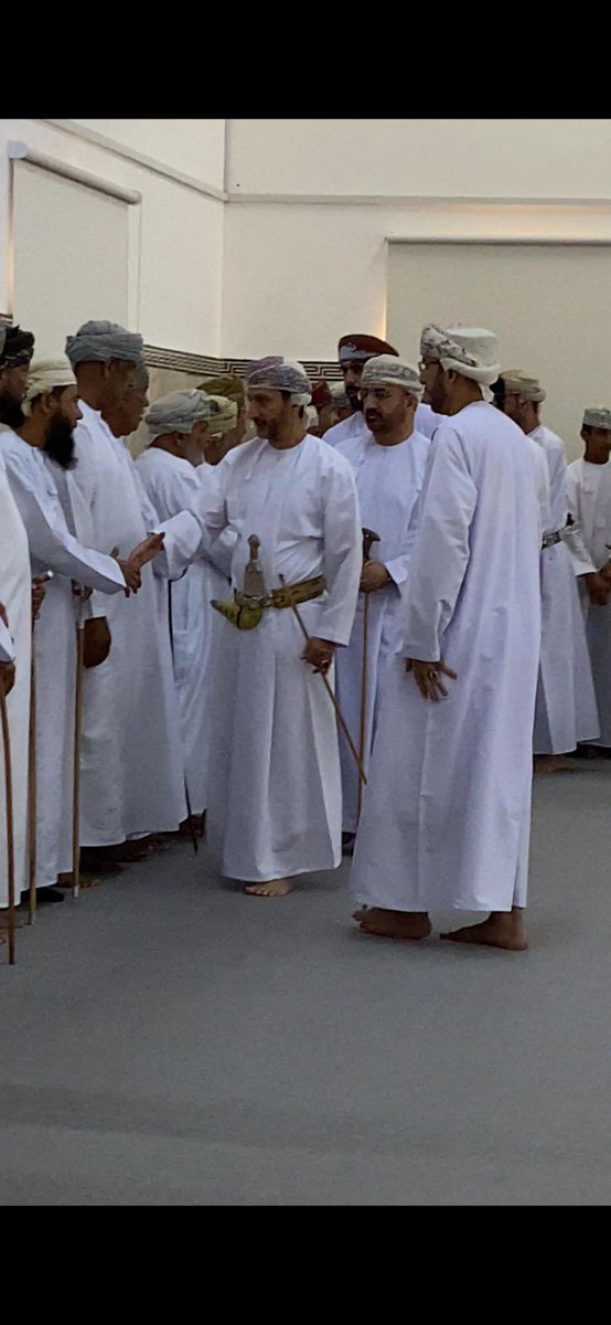 في رسالة أبوية صادقة، قدّم جلالةُ السلطان هيثم بن طارق تعازيه نقلها معالي محافظ مسقط إلى اسرة يونس، مؤكّدًا أن عُمان أسرة واحدة. 

 #السلطان_هيثم_يعزي_ابناءه