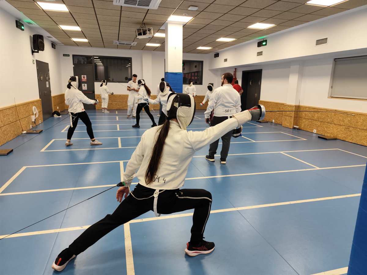 inefmadrid's tweet image. #UPMConecta🤺 Gran acogida con aforo completo en el Taller de #Esgrima celebrado en @inefmadrid durante la Semana de UPM Conecta de @La_UPM 
#somosupm #ccafyd
