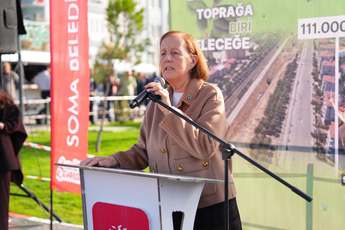 SelmaKavaf's tweet image. “Biri toprağa, biri geleceğe…
Soma Belediyesinin düzenlediği fidan dikim etkinliğine katıldık.

Doğaya nefes olan bu anlamlı organizasyon için Belediye Başkanımız Sercan Okur’a teşekkür ediyorum.