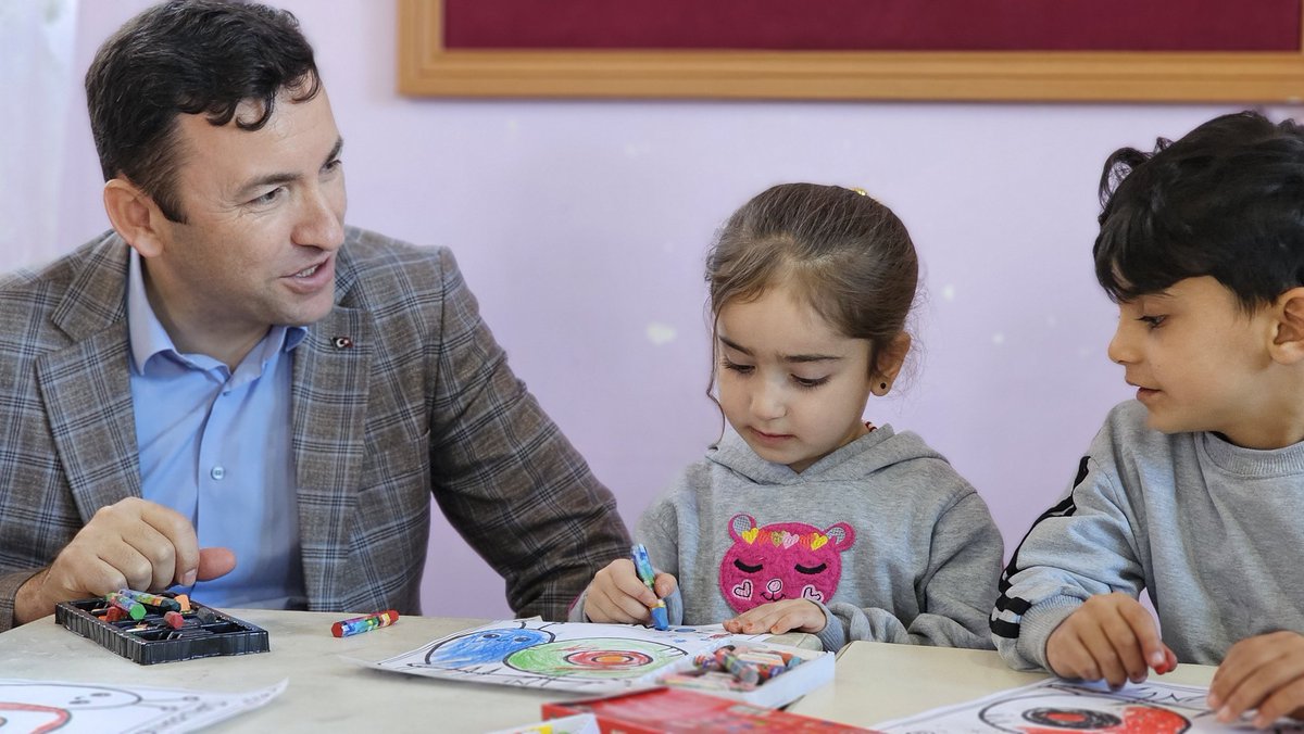 🔸️Sayın Kaymakamımız Ahmet GÜLDEREN, Çukurköy İlköğretim okulunda incelemelerde bulundu.
Okulun genel durumu hakkında yetkililerden bilgi alan Kaymakamımız, öğrencilerle de yakından ilgilendi.