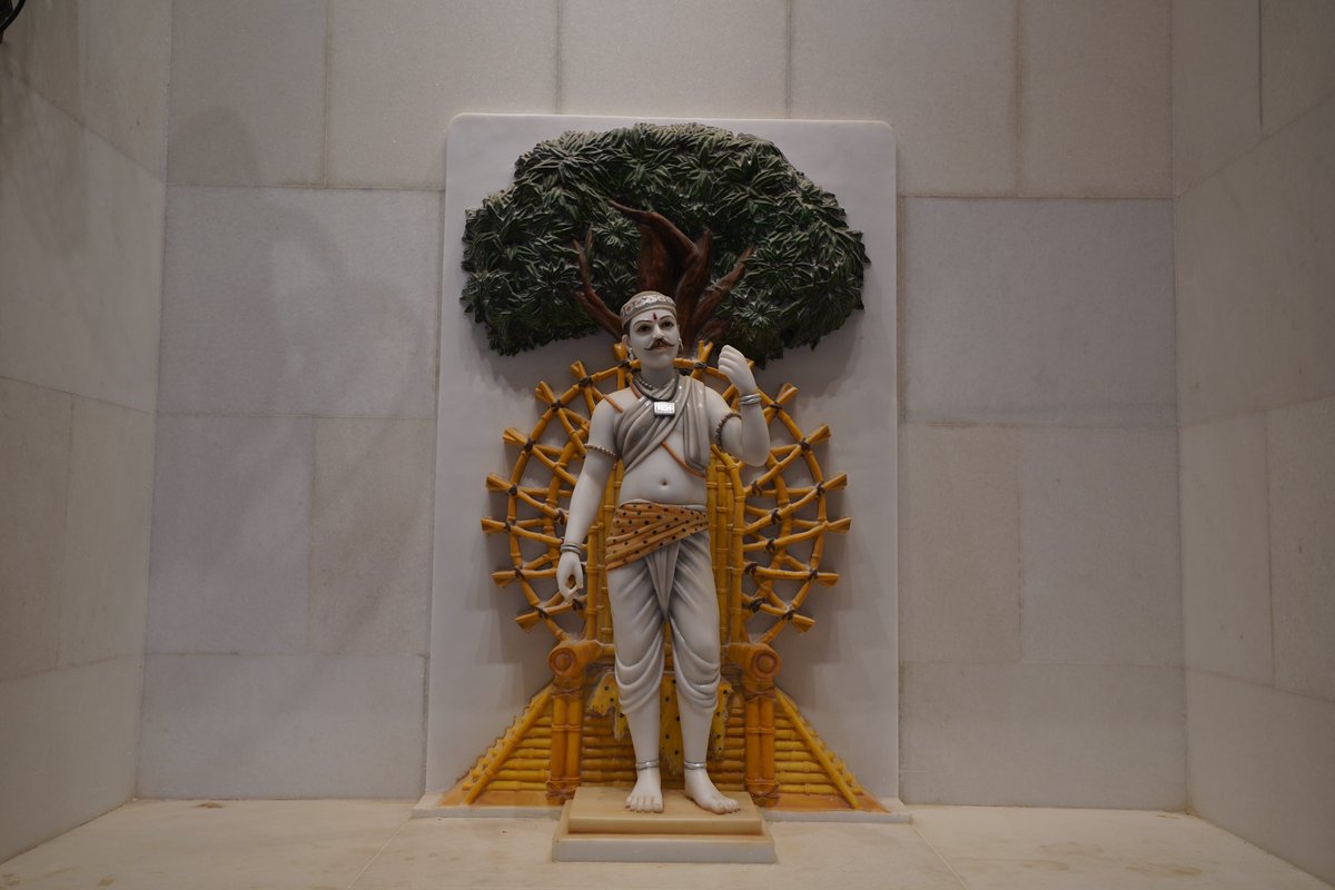 ankitchandelbjp's tweet image. जय श्रीराम

मर्यादा पुरुषोत्तम प्रभु श्रीराम की जन्मभूमि ‘अयोध्या जी’ स्थित श्रीराम मन्दिर के शिखर पर 25 नवंबर को ‘धर्मध्वजा’ फहराई जाएगी

संपूर्ण विश्व एक बार फिर सनातन आस्था की आभा का साक्षात्कार करेगा।   राम नाम की धुन से गूंज रही ‘अयोध्या’ पताका फहराने के लिए तैयार है