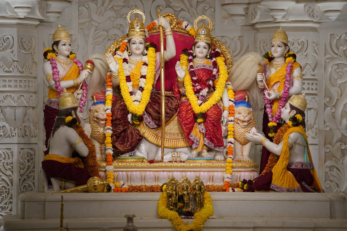 ankitchandelbjp's tweet image. जय श्रीराम

मर्यादा पुरुषोत्तम प्रभु श्रीराम की जन्मभूमि ‘अयोध्या जी’ स्थित श्रीराम मन्दिर के शिखर पर 25 नवंबर को ‘धर्मध्वजा’ फहराई जाएगी

संपूर्ण विश्व एक बार फिर सनातन आस्था की आभा का साक्षात्कार करेगा।   राम नाम की धुन से गूंज रही ‘अयोध्या’ पताका फहराने के लिए तैयार है