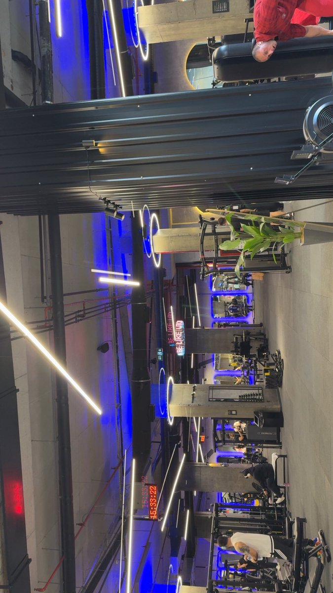 hoorfromheaven's tweet image. My gym’s new branch in another region of Istanbul 😭😭😭 it’s insanely goodddddd