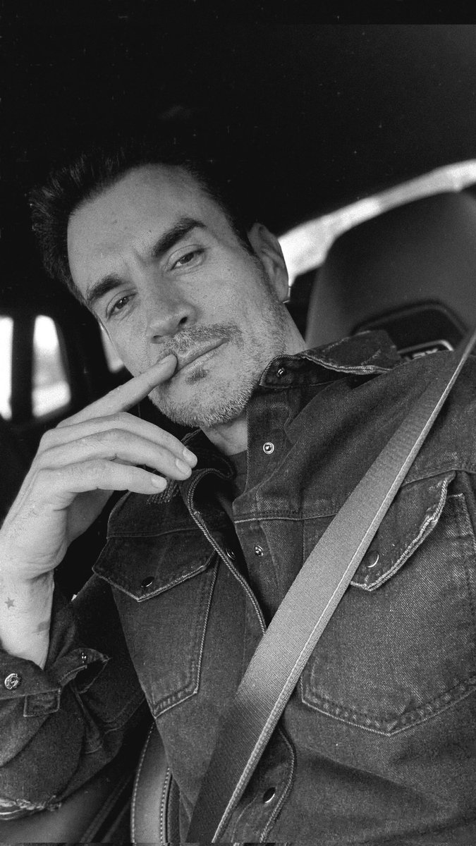 Rimma79159841's tweet photo. #stories @davidzepeda1
Eres el sol que ilumina mis días,
haces que mi corazón "sonria",hermoso @davidzepeda1 🥰🥰
#davidzepeda1 #actor #bello #dz #miactorfavorito #teadoro
#teamdavidzepeda #onlyzepeda https://t.co/QEpQkYhOq0