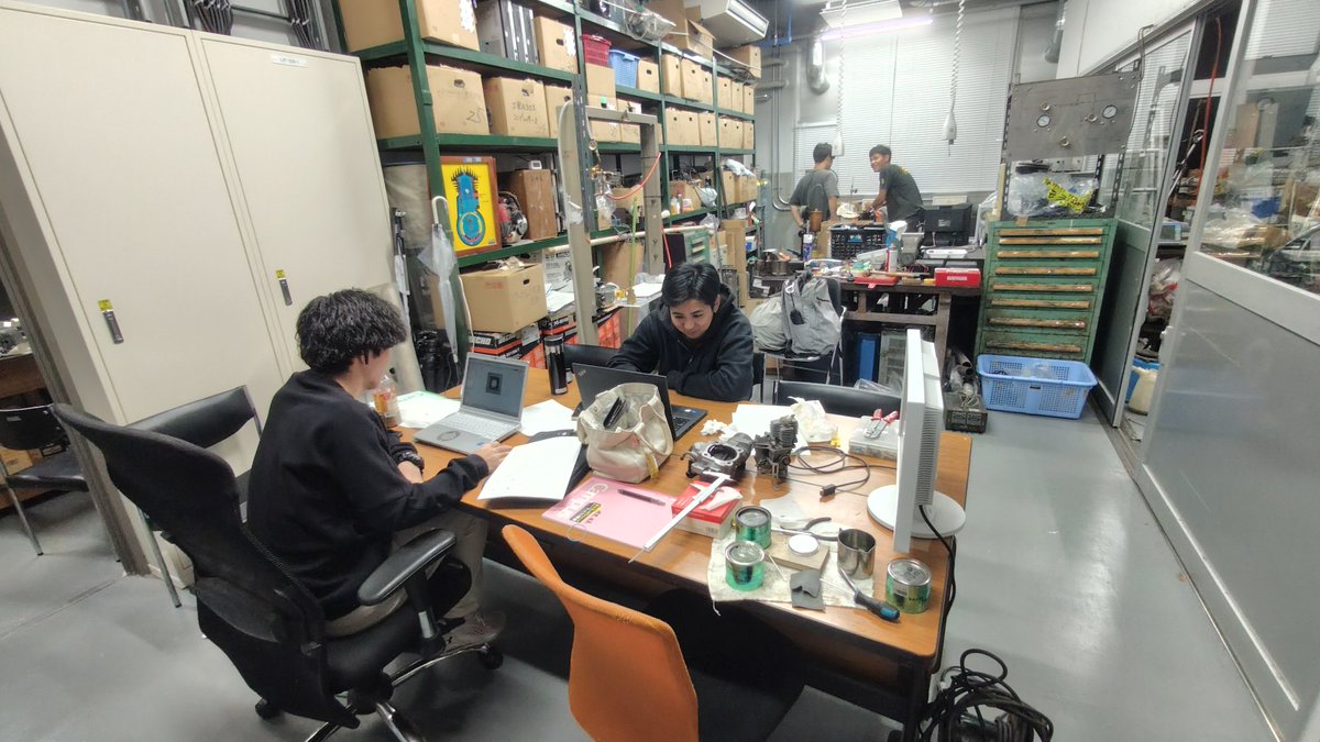 SCL_Ryukyu's tweet image. プレチャンバー火炎噴流の観察班は観察 容器への プレチャンバ取り付けと加圧試験。こちらも若干 圧力 漏れが確認され プレチャンバー 半球部の銅パッキンなど焼きなましとすり合わせ 組み立て時に ズレが起きないよう ユニット 組み立てた上で 取り付ける。未だ圧力漏れは解消せず