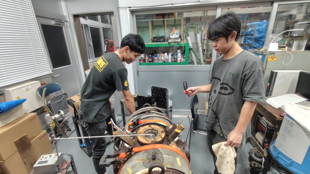SCL_Ryukyu's tweet image. プレチャンバー火炎噴流の観察班は観察 容器への プレチャンバ取り付けと加圧試験。こちらも若干 圧力 漏れが確認され プレチャンバー 半球部の銅パッキンなど焼きなましとすり合わせ 組み立て時に ズレが起きないよう ユニット 組み立てた上で 取り付ける。未だ圧力漏れは解消せず