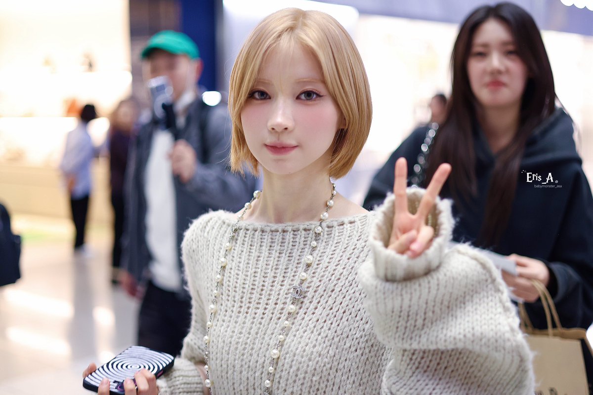 Eris_ASA's tweet photo. 251121 ICN

🍼🍼🐰

#BABYMONSTER #베이비몬스터 

#아사 #ASA #榎並杏紗 #ENAMIASA https://t.co/fXdaM8ftr4