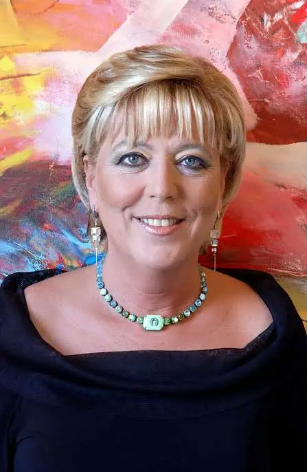 איבדנו היום דמות נדירה בנוף הציבורי שלנו.
מרים ניהלה בהצלחה מדהימה את נתניה במשך כמעט שלושה עשורים מלאים וזכתה להיות משרתת ציבור אמיתית, מהזן שכמעט ולא ניתן למצוא בנוף הזה.
דמותה צריכה להפוך לסמל ואות ומופת לכל אדם הלוקח על עצמו את עול השירות הציבורי.
יהי זכרה ברוך.