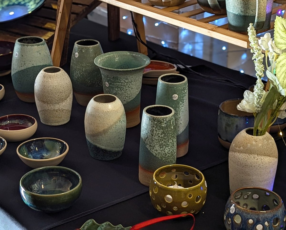 ed_objective's tweet image. tbpottery.co.uk is at Tregenna Resort, St Ives today/Sat/Sun for his first Christmas Fair. All set and raring to go.... he&apos;d love to see you if you&apos;re in the area @johncosgrove405 @crowmogh @SwailesRuth RPs🙏 #Cornwall #pottery #Christmas #craftfair #ceramics #handmade