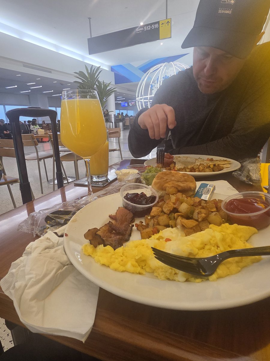 Made it to New York overnight now get my ass to Nashville. We got row one endzone seats to seahawks in Nashville